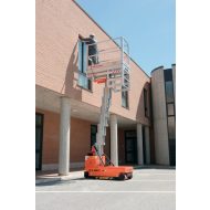   PKS 740 ÖNJÁRÓ SZEMÉLYEMELŐ KÜLTÉRI 2 FŐ 200KG/M.MAG:7,4M