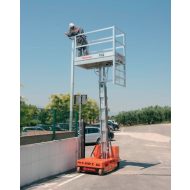   PKS 740XL ÖNJÁRÓ SZEMÉLYEMELŐ KÜLTÉRI 2 FŐ 200KG/M.MAG:7,4M